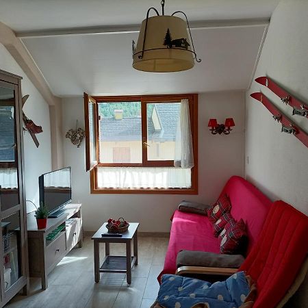 Apartamento Aranones Canfranc Esterno foto