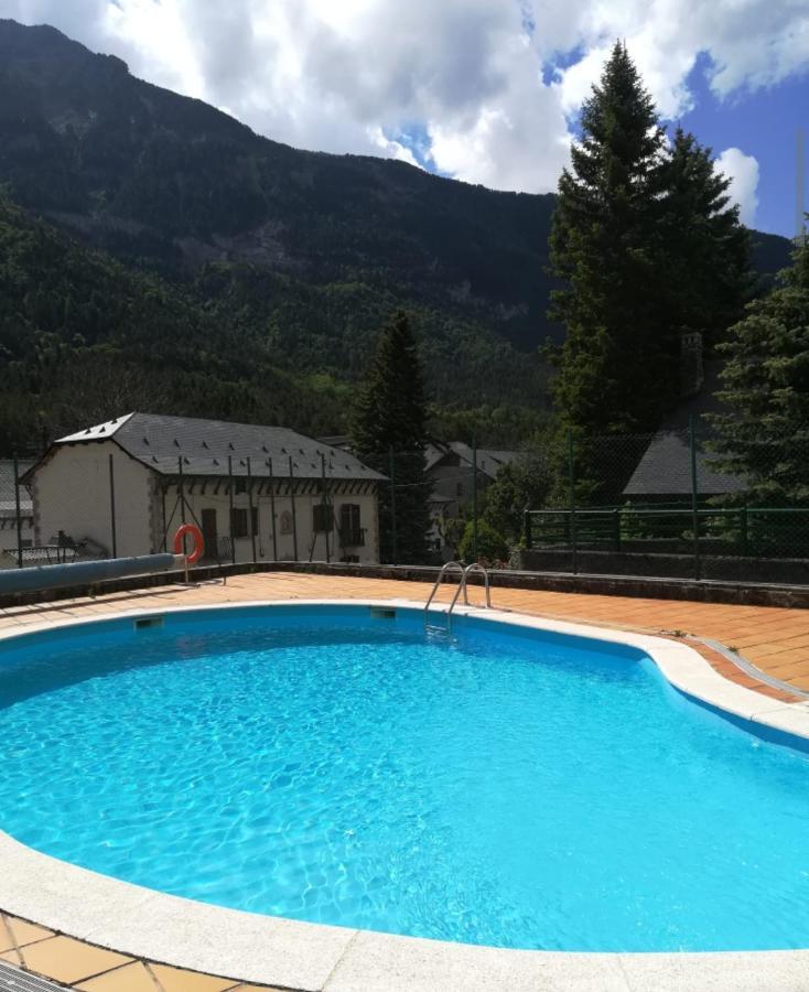 Apartamento Aranones Canfranc Esterno foto